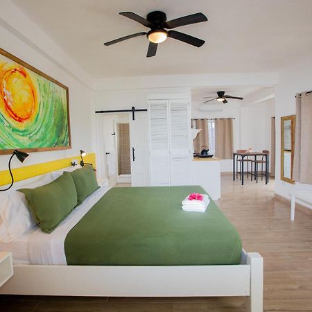 Treetops Hotel Caye Caulker Buitenkant foto