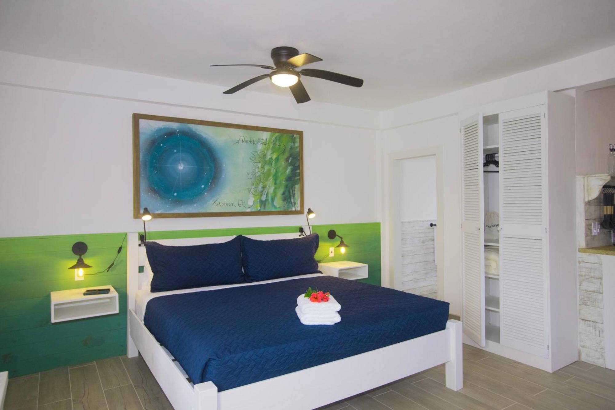 Treetops Hotel Caye Caulker Buitenkant foto