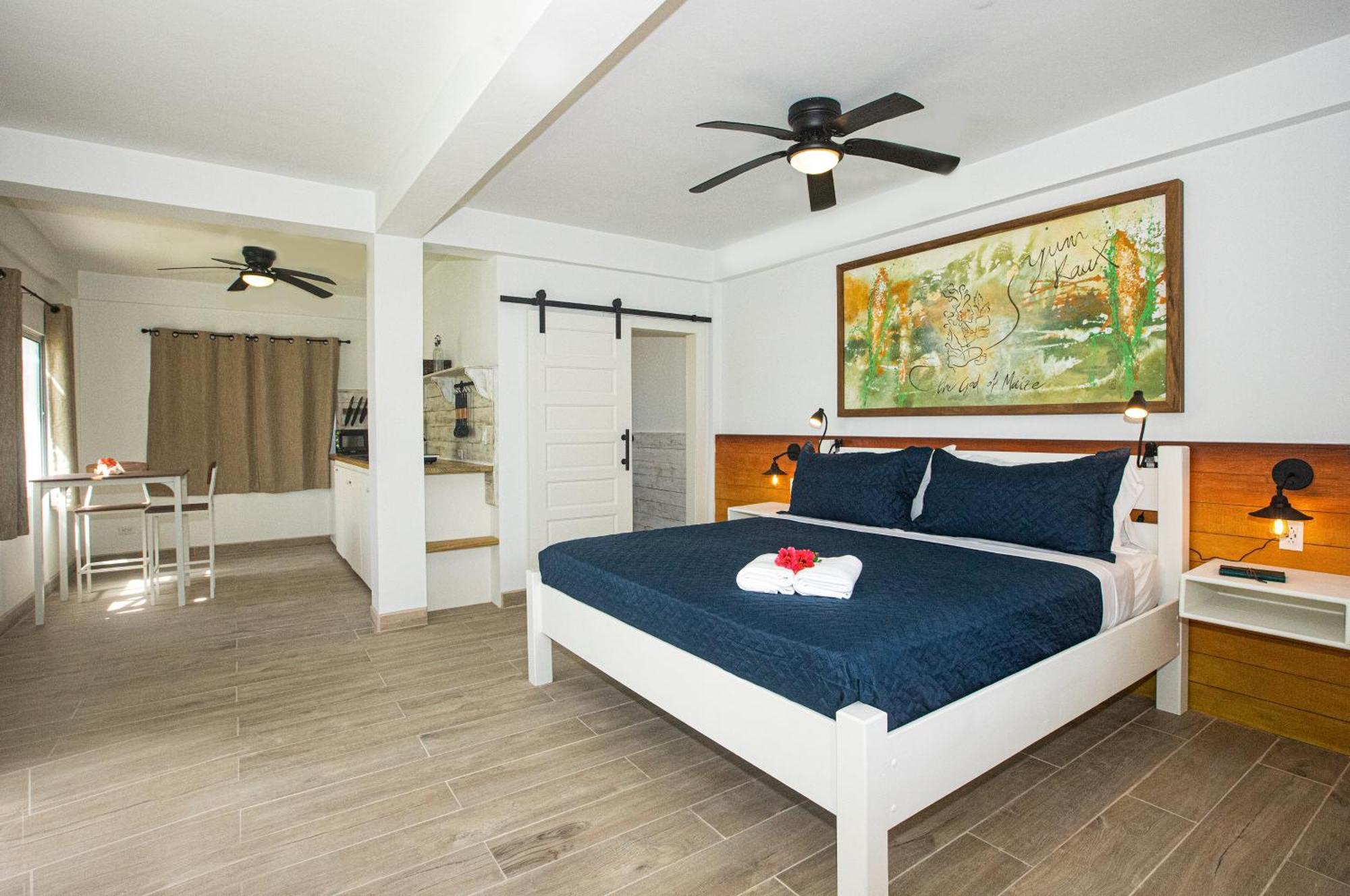 Treetops Hotel Caye Caulker Buitenkant foto