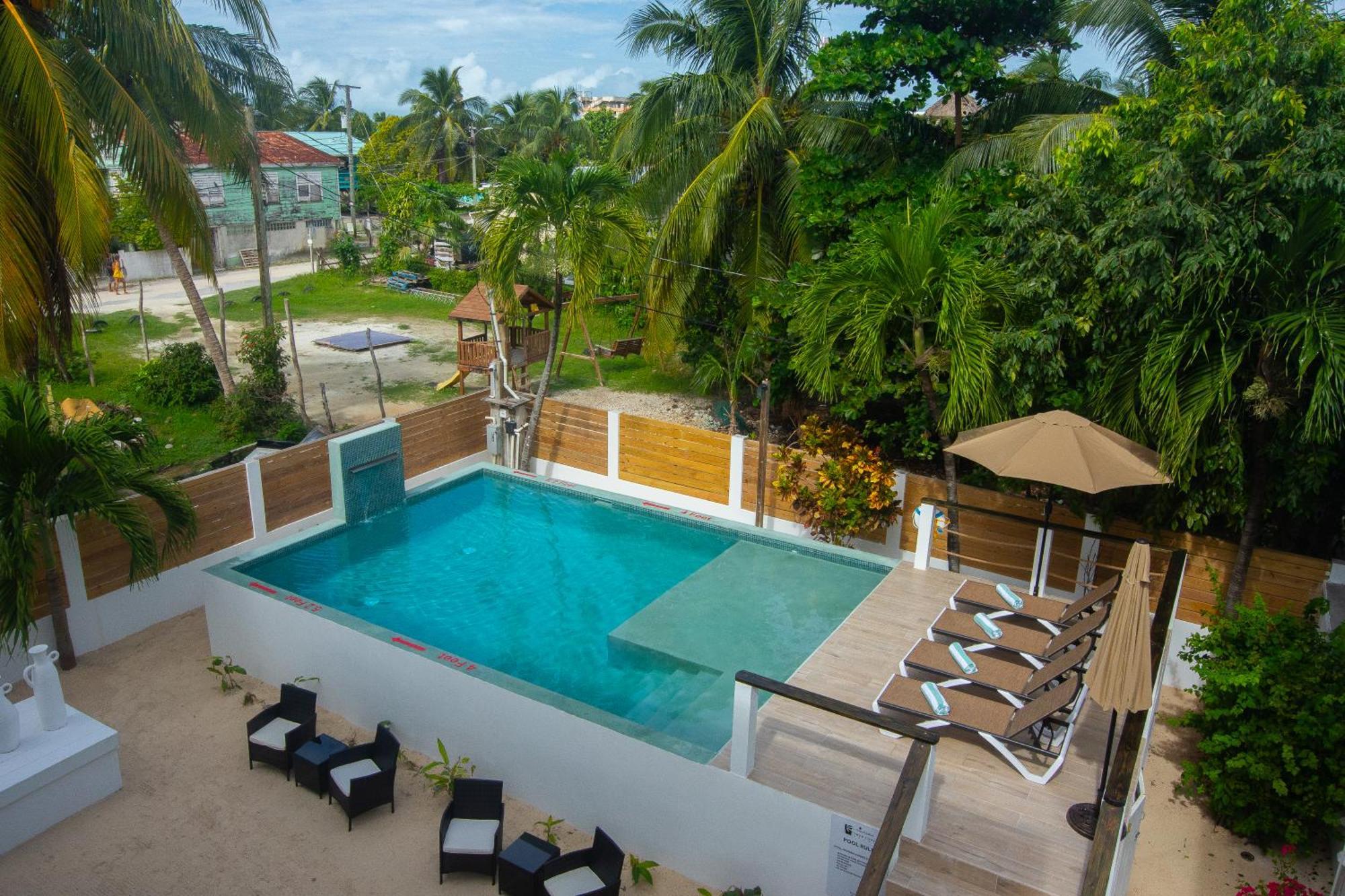 Treetops Hotel Caye Caulker Buitenkant foto